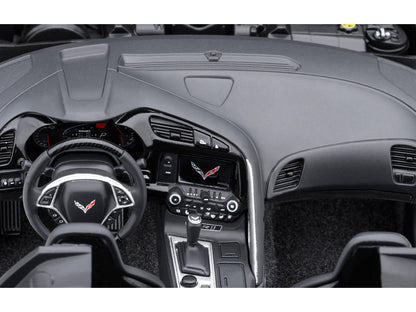 2019 Chevrolet Corvette C7 ZR1 Arctic White with Carbon Top 1/18 Model Car by Autoart <h2>2019 Autoart</h2> <p>High-quality diecast perfect for collectors and enthusiasts. Features detailed interior e