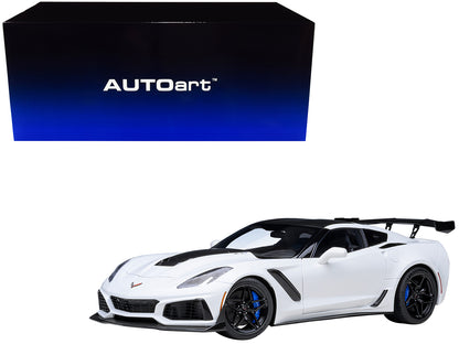 2019 Chevrolet Corvette C7 ZR1 Arctic White with Carbon Top 1/18 Model Car by Autoart <h2>2019 Autoart</h2> <p>High-quality diecast perfect for collectors and enthusiasts. Features detailed interior e