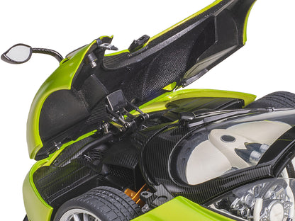 Pagani Huayra Roadster Verde Firenze Green Metallic and Carbon with Luggage Set 1/18 Model Car by Autoart <h2>Pagani Autoart</h2> <p>High-quality diecast perfect for collectors enthusiasts. Features d