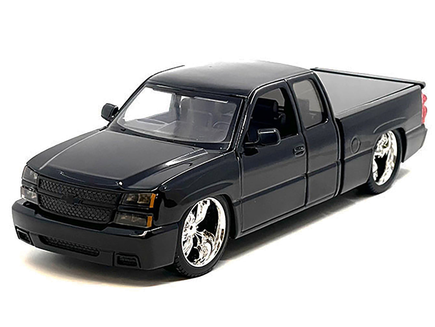 2006 Chevrolet Silverado Custom Pickup Truck Black "Die-Cast Collection" Series 1/25 Diecast Model Car by Motormax <h2>2006 Motormax</h2> <p>High-quality perfect for collectors and enthusiasts. Featur