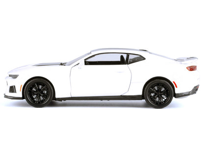 2017 Chevrolet Camaro ZL1 White 1/24 Diecast Model Car by Motormax <h2>2017 Motormax</h2> <p>High-quality perfect for collectors and enthusiasts. Features detailed interior exterior craftsmanship, rea