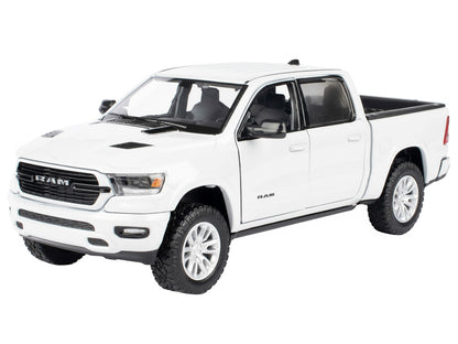 2019 RAM 1500 Laramie Crew Cab Pickup Truck White "Timeless Legends" Series 1/24 Diecast Model Car by Motormax