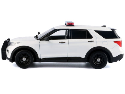 2022 Ford Police Interceptor Utility Plain White "Builder's Kit" with Flashing Light Bar and Front Rear Lights Sounds 1/24 Diecast Model Car by Motormax <h2>2022 Motormax</h2> <p>High-quality perfect