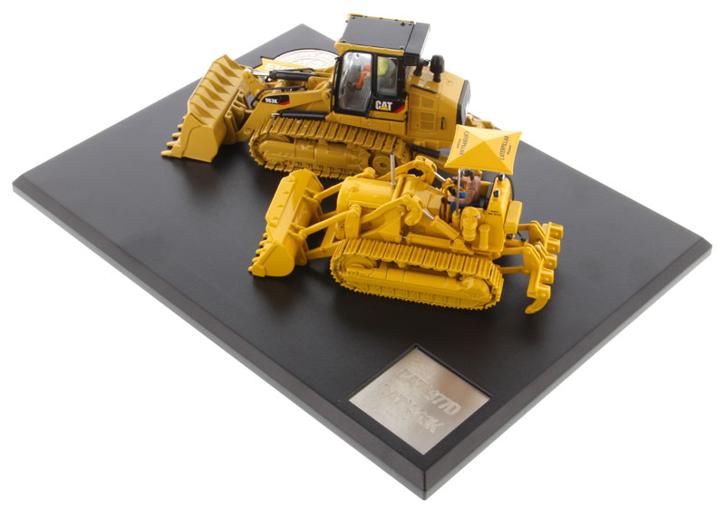 CAT Caterpillar 977D Traxcavator (Circa 1955-1960) and 963K Track Loader (Current) with Operators "Evolution Series" 1/50 Diecast Models by Masters <h2>CAT Masters</h2> <p>High-quality model car perfe