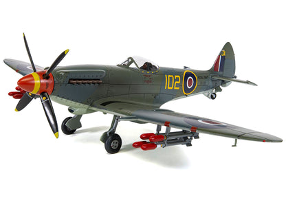 Level 3 Model Kit Supermarine Seafire F.XVII Fighter Aircraft 3 Scheme Options