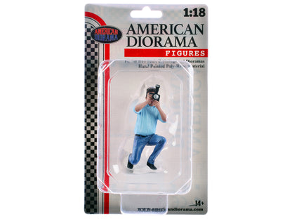 "Photographers" Figure #3 for 1/18 Scale Models by American Diorama <h2>"Photographers" Diorama</h2> <p>High-quality diecast model car perfect collectors and enthusiasts. Features detailed interior ex