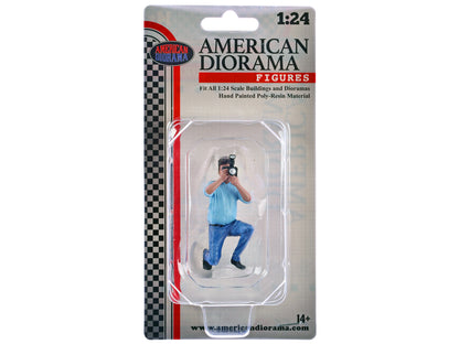 "Photographers" Figure #3 for 1/24 Scale Models by American Diorama <h2>"Photographers" Diorama</h2> <p>High-quality diecast model car perfect collectors and enthusiasts. Features detailed interior ex