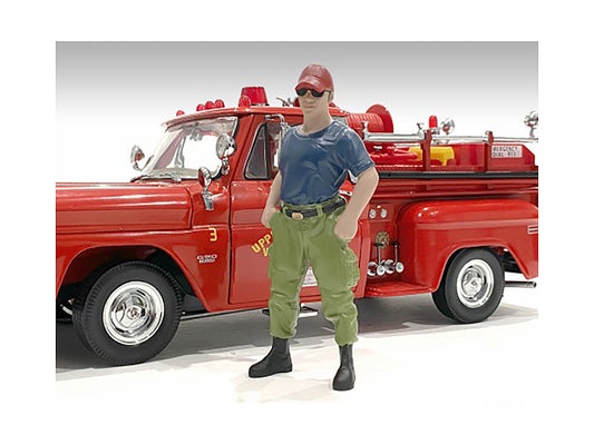"Firefighters" Off Duty Figure for 1/24 Scale Models by American Diorama T&y