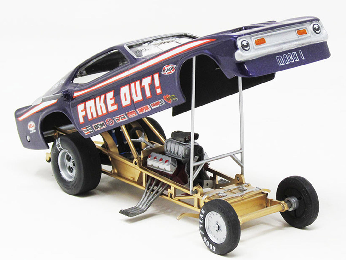Model Kit Tom Daniel's "FAKE OUT!" Classic Funny Car (Snap-to-Build) 1/32 Scale Model by Atlantis T&y