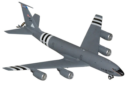 Boeing KC-135R Stratotanker Tanker Aircraft "Illinois Air National Guard" (63-7981) United States Force "Gemini 200" Series 1/200 Diecast Model by GeminiJets <h2>Boeing GeminiJets</h2> <p>High-quality