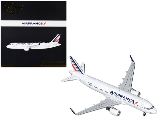 Airbus A320 Commercial Aircraft "Air France" White with Tail Stripes "Gemini 200" Series 1/200 Diecast Model Airplane by GeminiJets <h2>Airbus GeminiJets</h2> <p>High-quality car perfect for collector