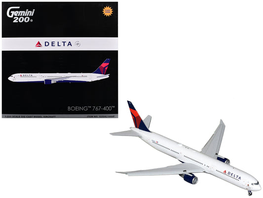 Boeing 767-400ER Commercial Aircraft with Flaps Down "Delta Air Lines" (N482MH) White with Blue and Red Tail "Gemini 200" Series 1/200 T&y Diecast Model Airplane by GeminiJets