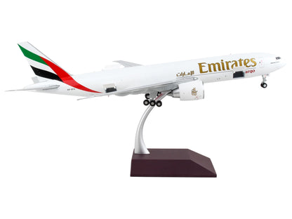 Boeing 777F Commercial Aircraft "Emirates Airlines - SkyCargo" White with Striped Tail "Gemini 200 Interactive" Series 1/200 Diecast Model Airplane by GeminiJets <h2>Boeing GeminiJets</h2> <p>High-qua