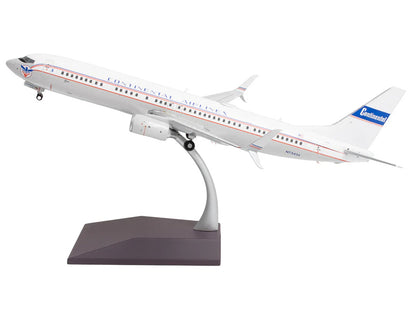 Boeing 737-900ER Commercial Aircraft "Continental Airlines - United Airlines" (N75435) White with Red and Blue Stripes "Gemini 200" Series 1/200 Diecast Model Airplane by GeminiJets <h2>Boeing GeminiJ