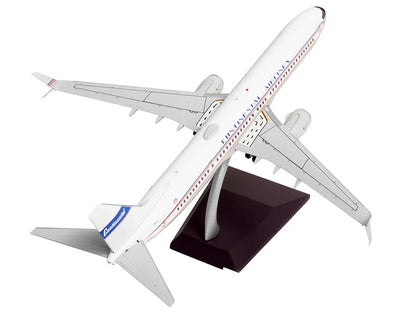 Boeing 737-900ER Commercial Aircraft "Continental Airlines - United Airlines" (N75435) White with Red and Blue Stripes "Gemini 200" Series 1/200 Diecast Model Airplane by GeminiJets <h2>Boeing GeminiJ