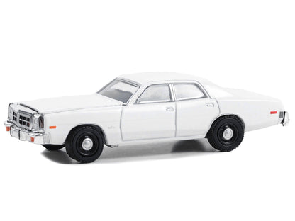 GreenLight 1977-78 Dodge Monaco Police Pursuit White "Hot - Hobby Exclusive" Series 1/64 Diecast Model Car by <h2>1977-78 Greenlight</h2> <p>High-quality perfect for collectors and enthusiasts. Featur