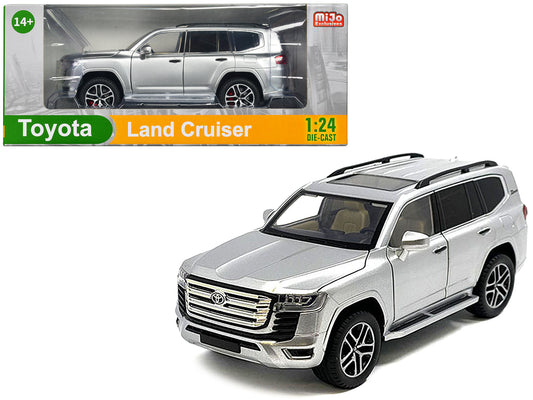 Toyota Land Cruiser Silver Metallic with Sun Roof 1/24 Diecast