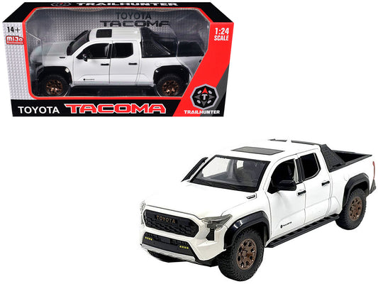 2024 T&yota Tacoma Trailhunter Edition Pickup Truck White Metallic 1/24 T&y Diecast Model Car