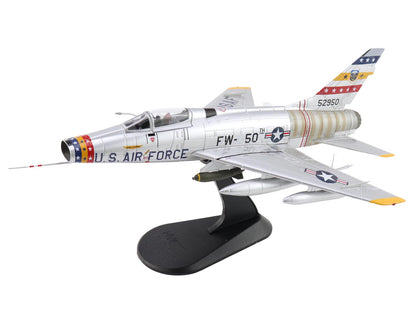 North American F-100D Super Sabre Fighter Aircraft "FW-871 81st TFS 50th TFW France" (1958) United States Air Force "Air Power Series" 1/72 T&y Diecast Model by Hobby Master