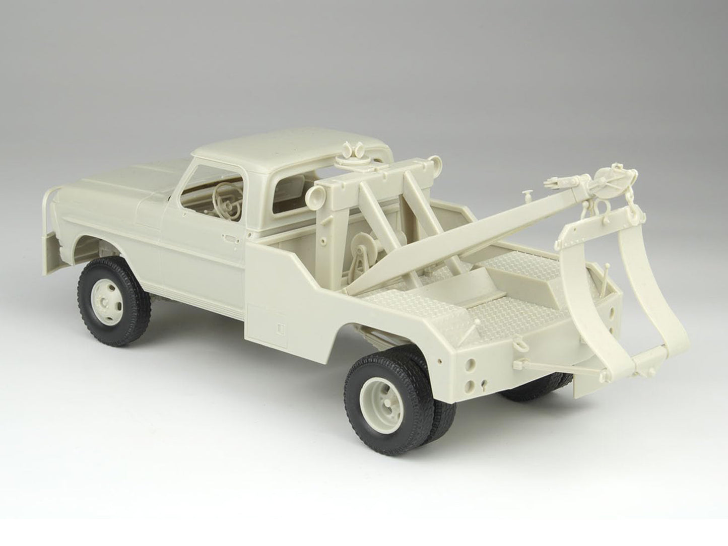 Skill 3 Model Kit 1972 Ford F-350 4x4 Tow Truck High Side Version 1/25 Scale Model by Moebius