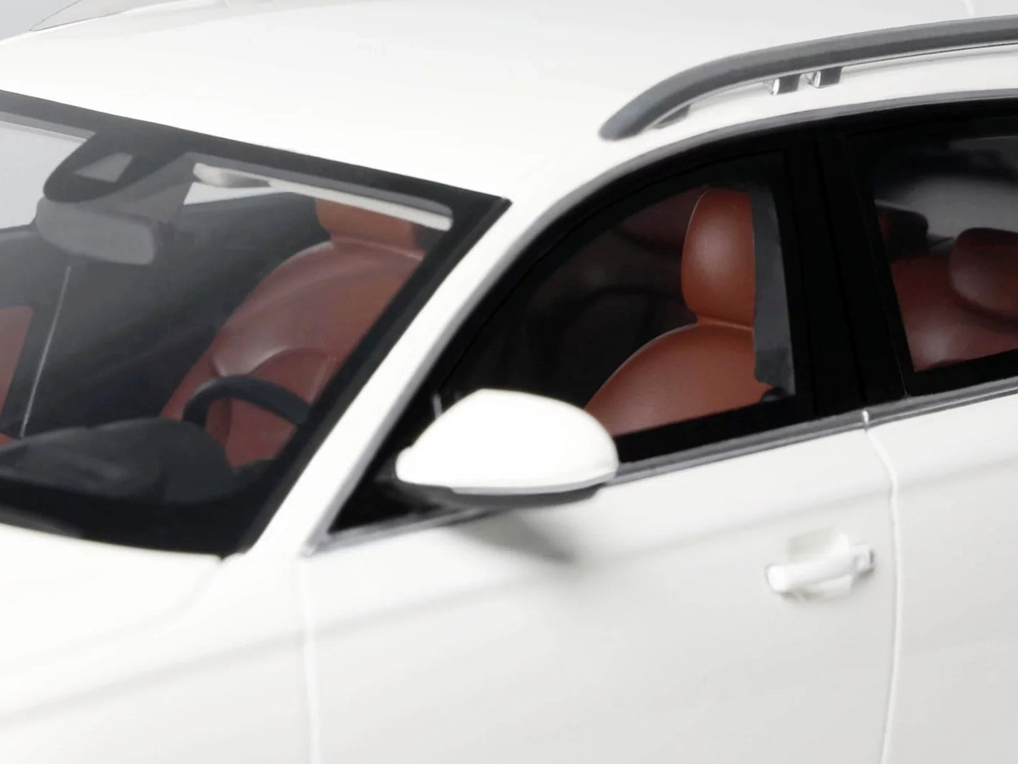 2015 Audi C7 All Road Ibis White 1/18 Model Car by Otto Mobile T&y