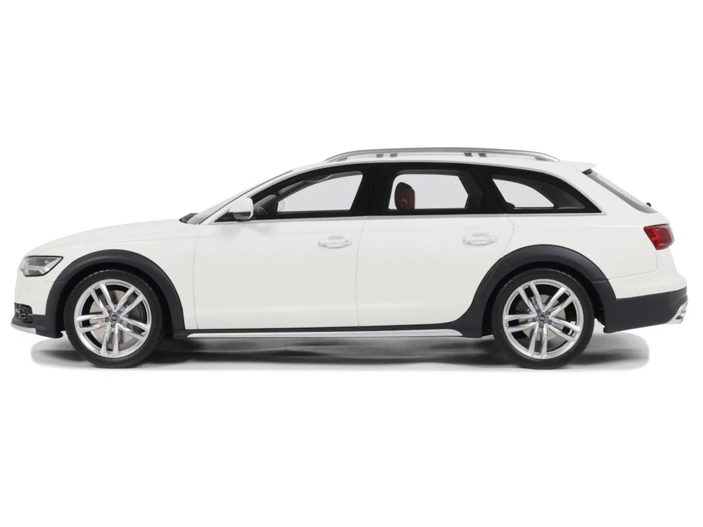 2015 Audi C7 All Road Ibis White 1/18 Model Car by Otto Mobile T&y