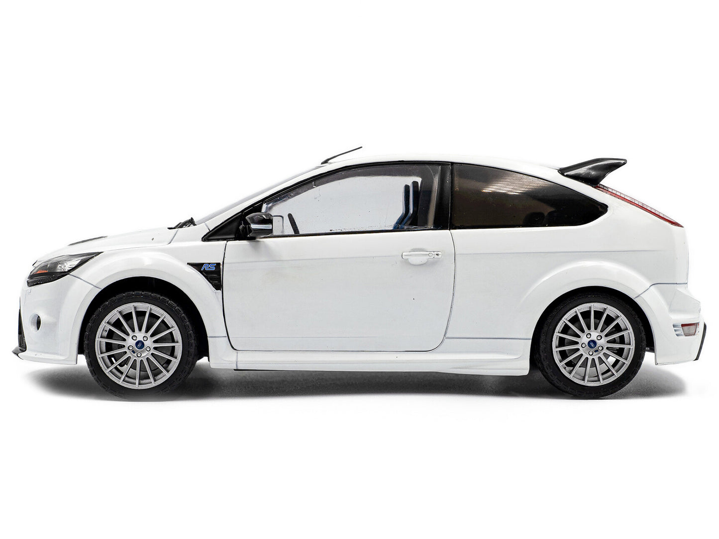 2009 Ford Focus RS MK2 Frozen White 1/18 Diecast Model Car by Solido