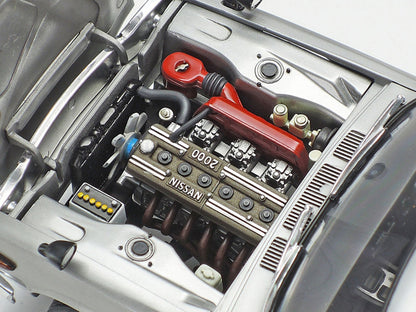 Model Kit Nissan Skyline 2000 GT-R 1/24 Scale Model by Tamiya