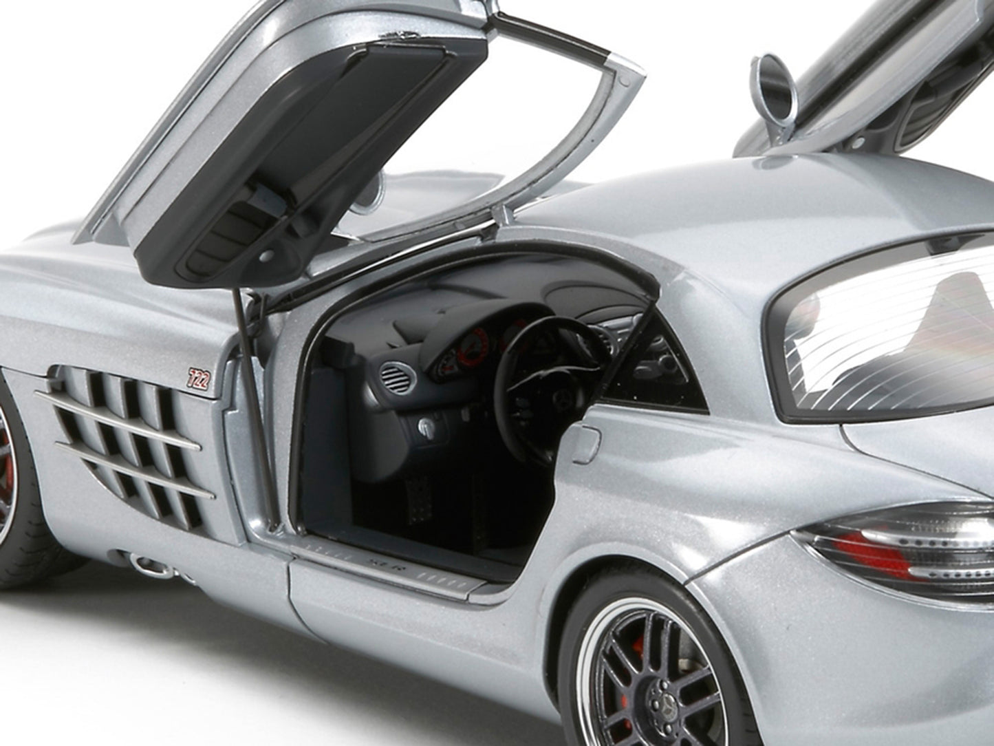 Model Kit Mercedes-Benz SLR McLaren 722 Edition 1/24 Scale Model by Tamiya