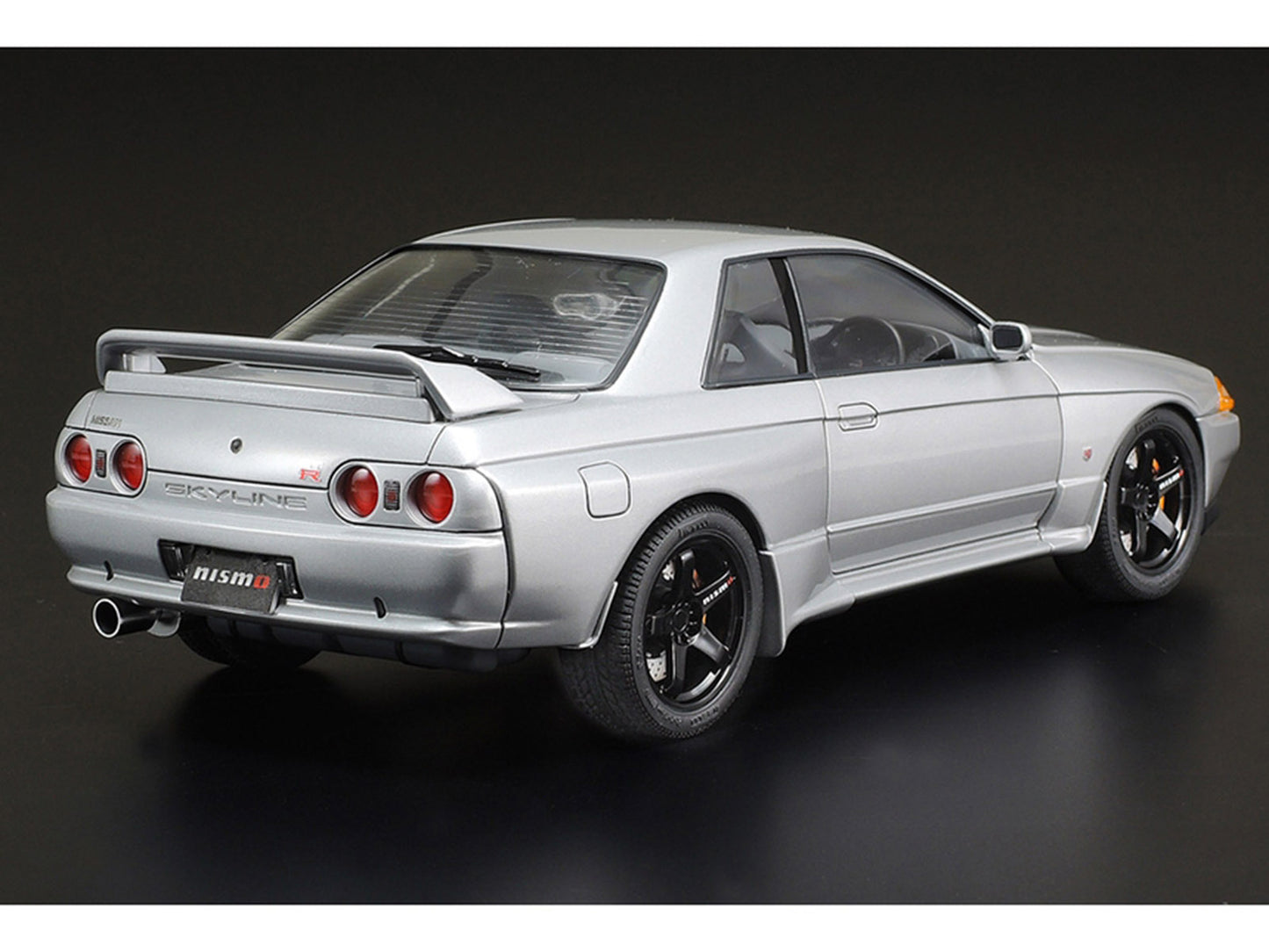 Model Kit Nissan Skyline GT-R (R32) Nismo-Custom 1/24 Scale Model by Tamiya T&y