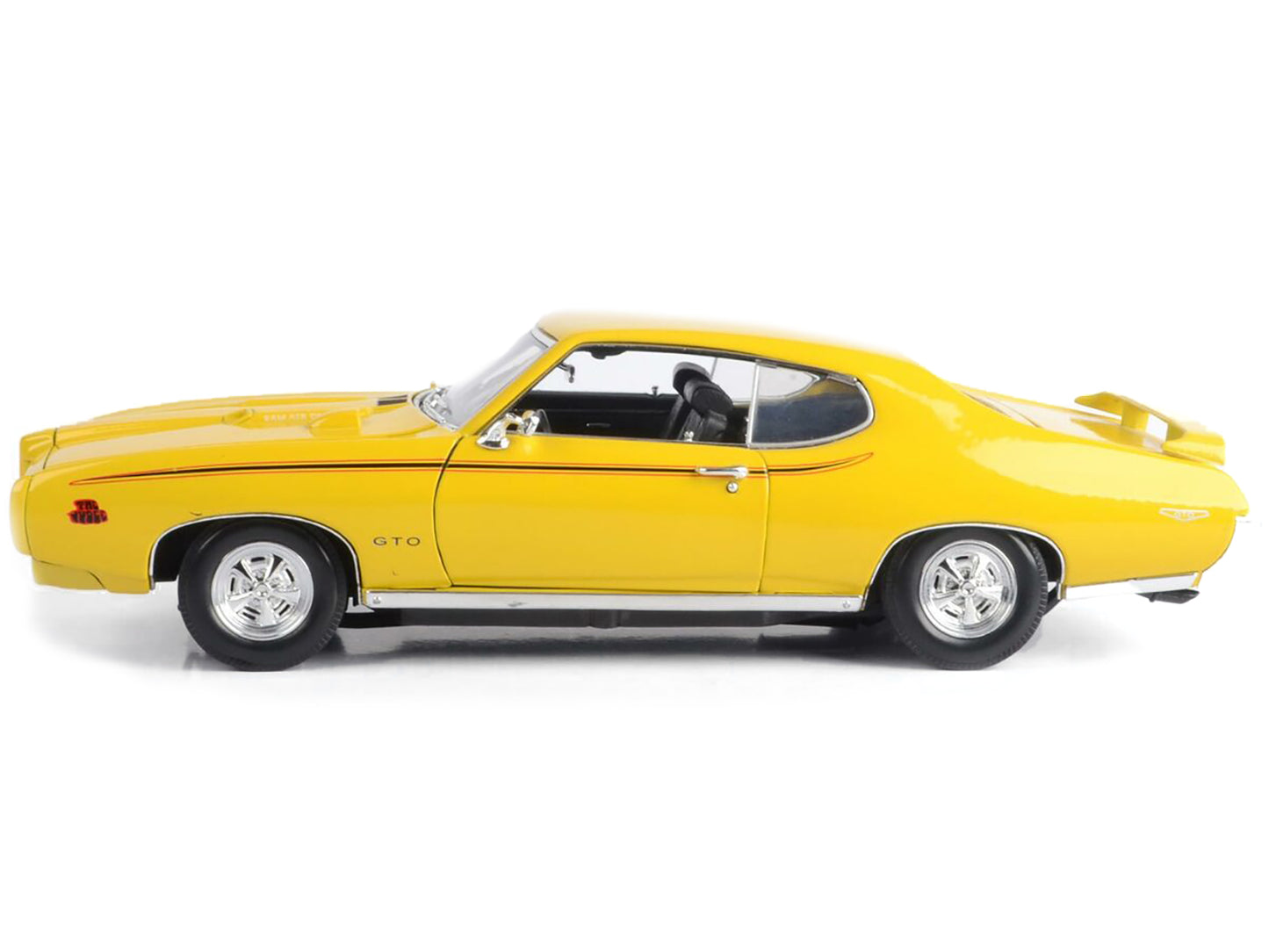 1969 Pontiac GTO Judge Yellow 1/18 Diecast Model Car by Motormax <h2>1969 Motormax</h2> <p>High-quality perfect for collectors and enthusiasts. Features detailed interior exterior craftsmanship, reali